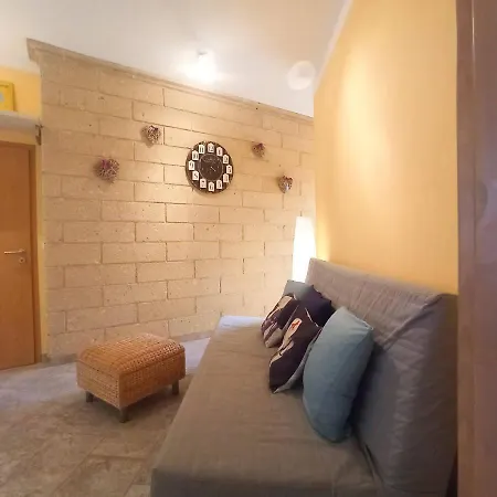 Aurora Quiet Flat With Pool And Great Mountain And Sea Views Apartment